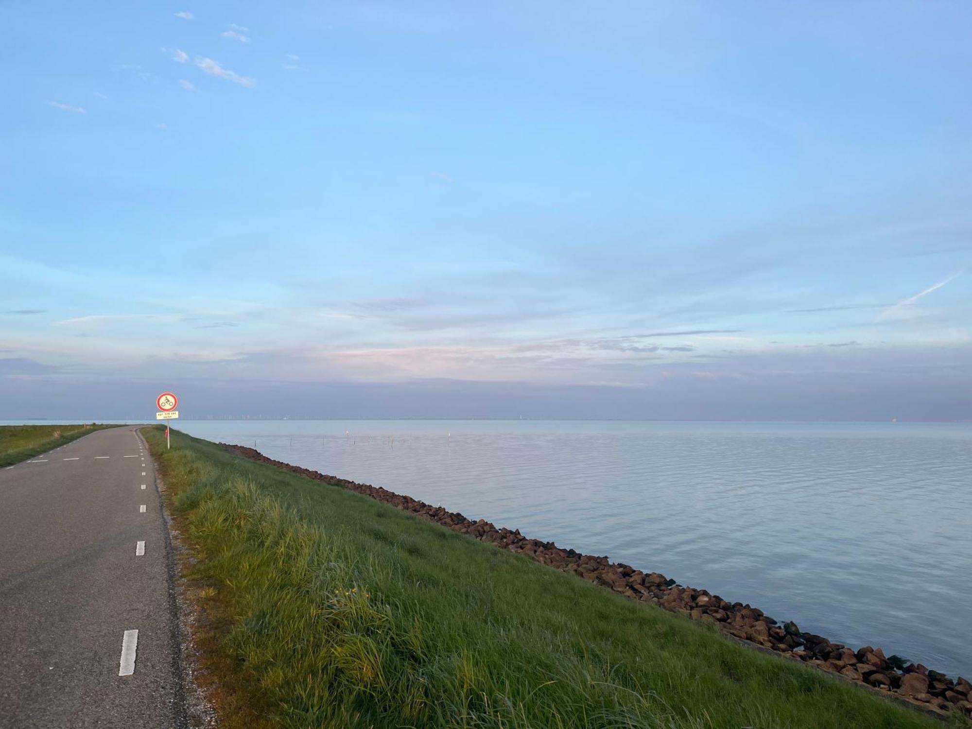 Vakantiehuis Het Uilennest Wijdenes Luaran gambar